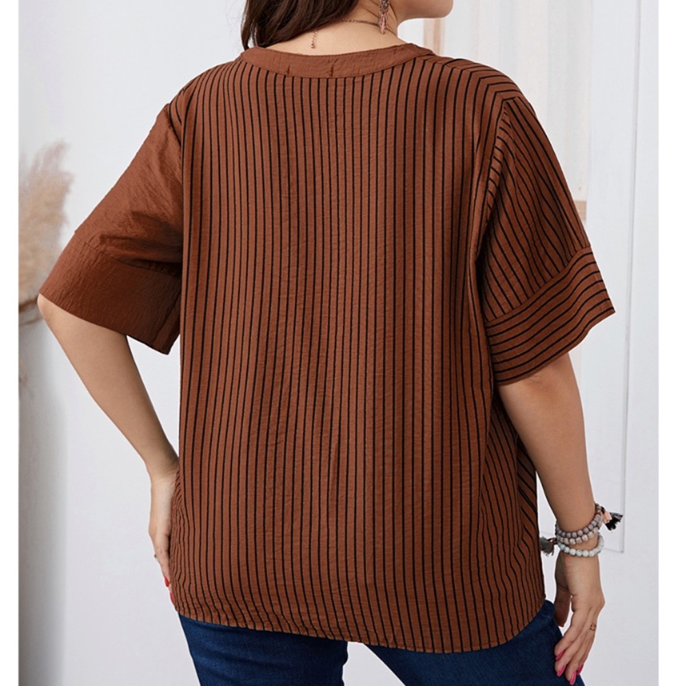 New Romanissa Brown & Black Stripe Short-Sleeve Notch Neck Top size 24-26 - Picture 2 of 11